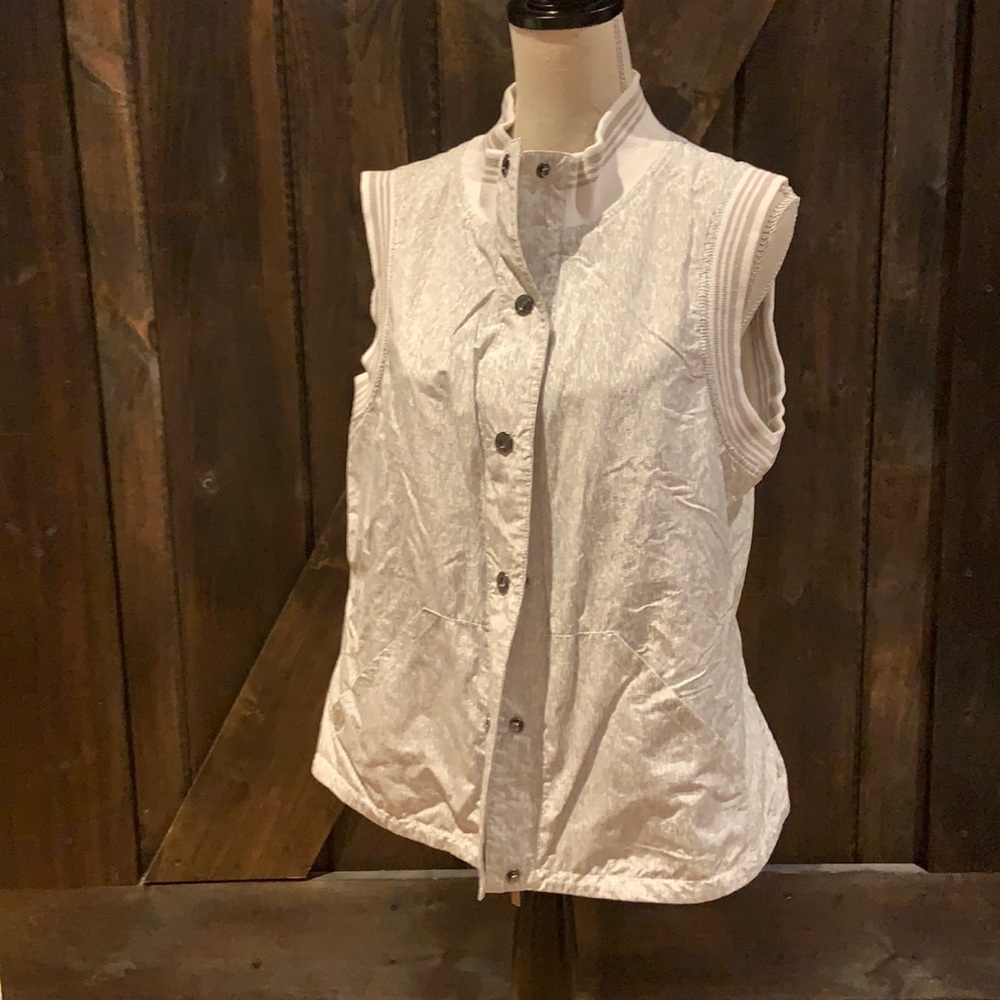 SPANNER White Sleeveless Button Front Vest